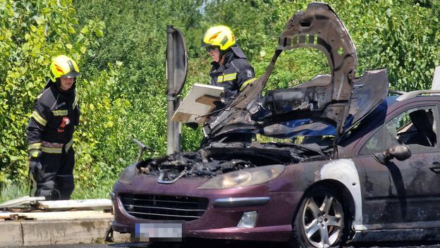 Ugašen požar automobila koji se zapalio na zagrebačkoj Slavenskoj aveniji