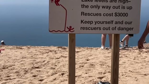 Znak upozorenja na plaži