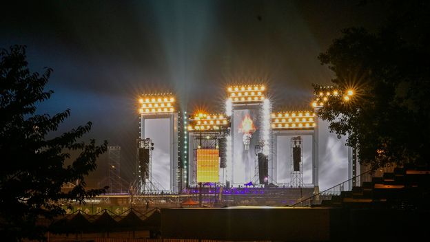 Proba svjetlosnih efekata za Thompsonov koncert