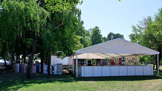 Pripreme fan zone na Bundeku - 19