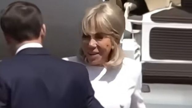 Emmanuel Macron sa suprugom Brigitte
