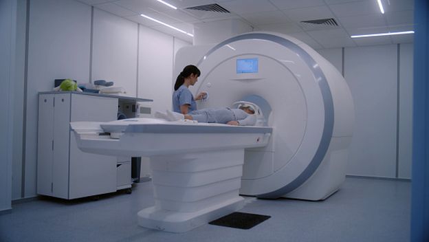 MRI uređaj, ilustracija