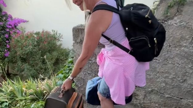 Kovčeg niz stepenice