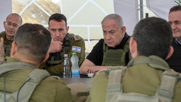 Benjamin Netanyahu i izraelski vojnici