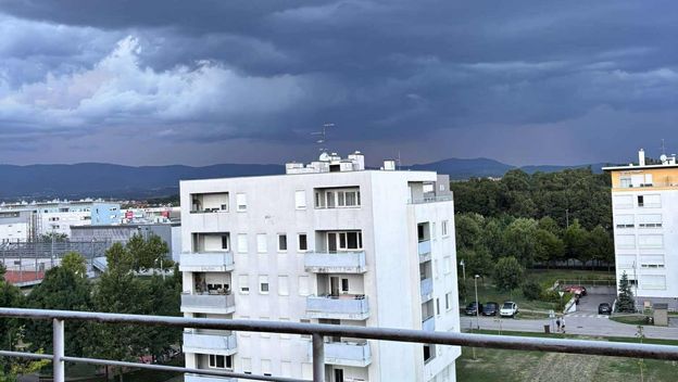 Crni oblaci iznad Zagreba