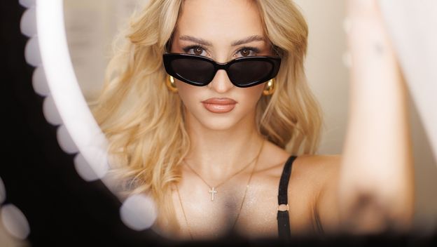 Našminkana djevojka