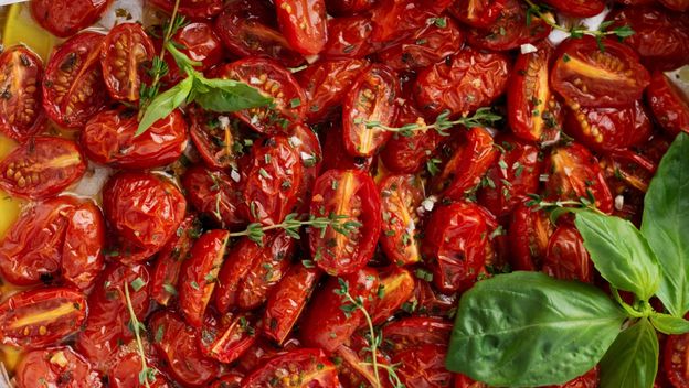 Pečene rajčice sa začinskim biljem