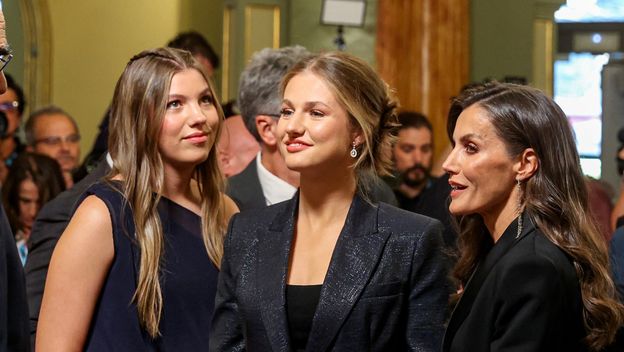 Kraljica Letizia i kćeri na dodjeli nagrada