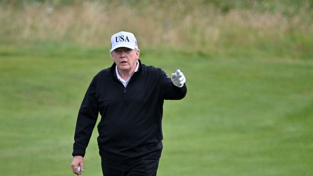 Trump igra golf - 3