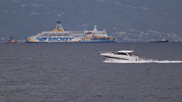 Brod Moby Drea dotegljen pred Split - 2