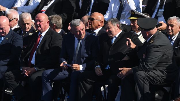 Poznata lica na mimohodu - 10