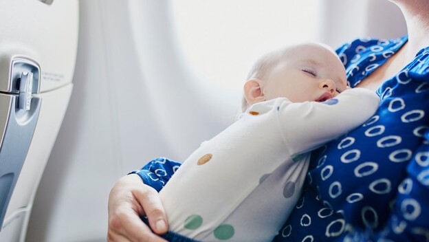 Beba u avionu