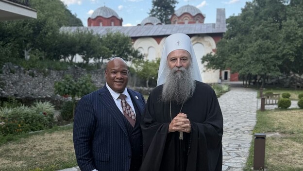 Mark Burns, patrijarh Porfirije