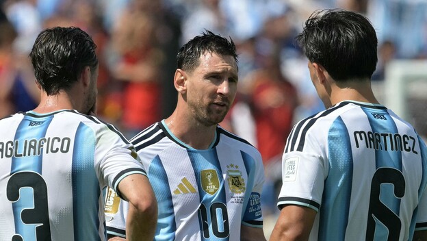 Lionel Messi sa suigračima