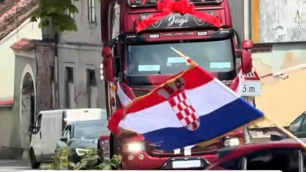 Mladenka u kamionu
