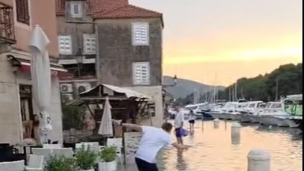 More preplavilo ulice na Hvaru