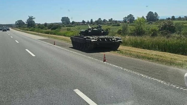 Tenk na autocesti A3
