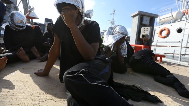 Migranti na brodu (Foto: AFP)