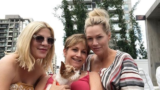Tori Spelling, Jennie Garth, Gabrielle Carteris (Foto: Instagram)