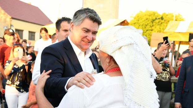 Predsjednik Zoran Milanović na Bećarfestu u Babinoj Gredi