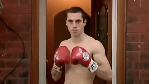 Scott Quigg na ulazu mamine kuće