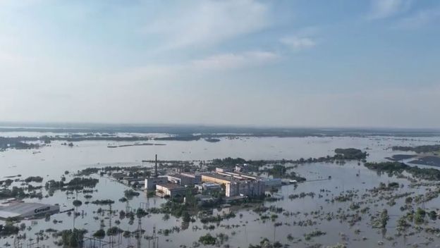 Grad Oleški poplavljen nakon uništenja brane