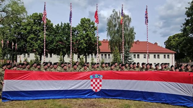 Hrvatska vojska uz Vatrene