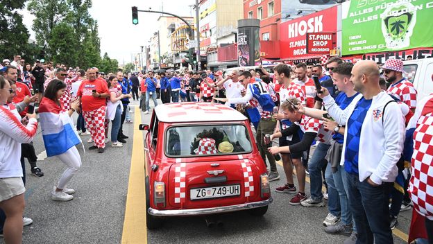 Navijački Mini Cooper u Hamburgu