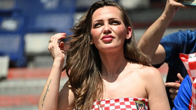 Navijačica na utakmici Hrvatske i Albanije