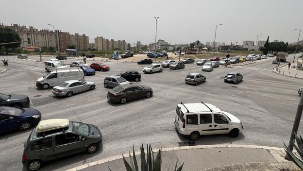 Kolaps u prometu u Splitu nastao je zbog nestanka struje zbog kojeg ne rade semafori