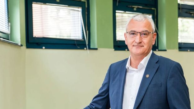 Damir Mandić
