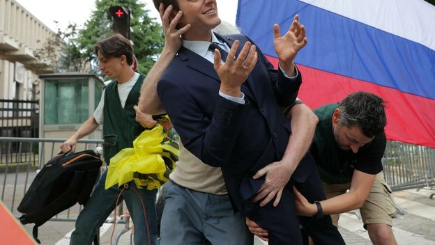 Ukradeni Macron - 6