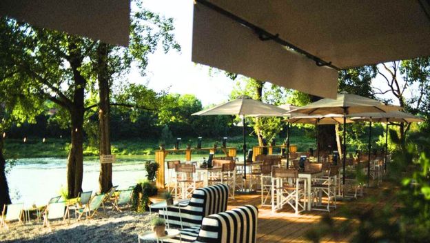 Dnevni boravak na rijeci