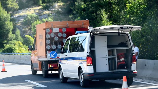 U teškoj prometnoj nesreći na brzoj cesti Solin - Klis poginuo motociklist - 1