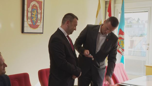 Primopredaja vlasti u Vukovaru