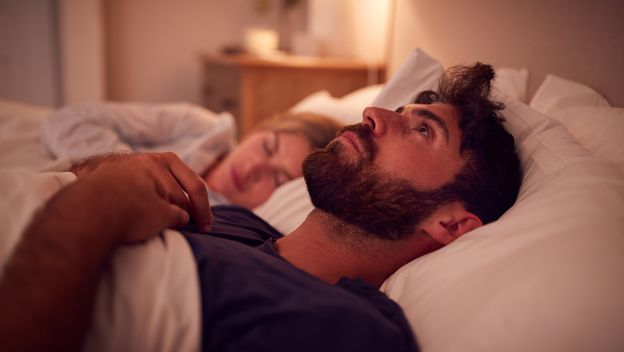 Par u krevetu, ilustracija