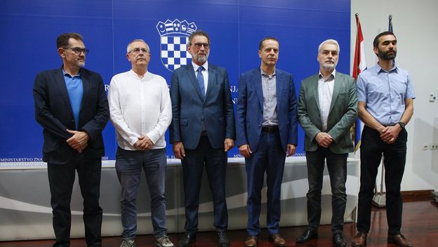 Izjava za medije nakon potpisivanja sporazuma MZOM sa sindikatima - 13