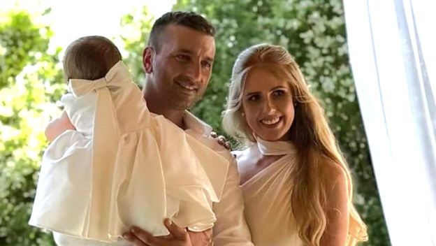 Maja Lena Lopatny s partnerom i kćerkicom