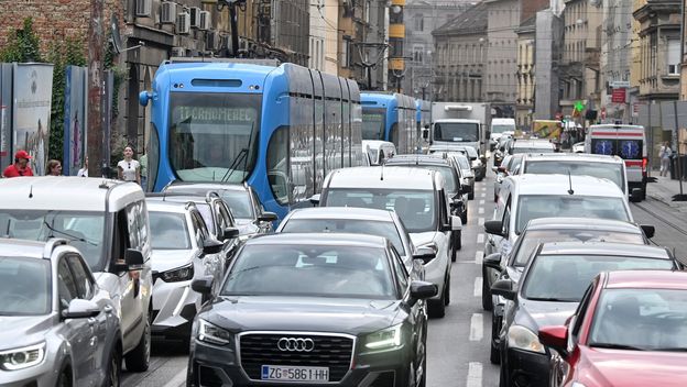 Zbog radova na cjevovodu u Ilici se stvaraju velike prometne gužve - 17