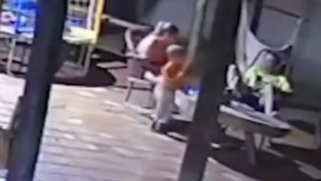 Nadzorne kamere snimile stravični trenutak