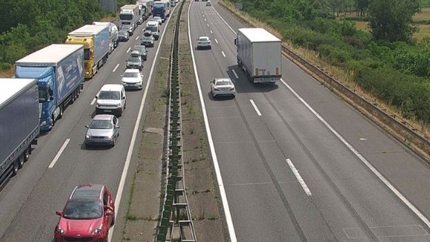 Kolona vozila na A3 kod čvora Buzin