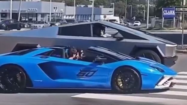 Utrka između Tesle i Lamborghinija