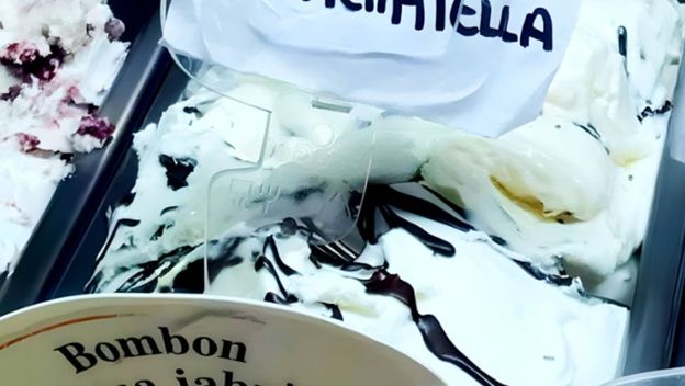 Pogrešno napisan naziv sladoleda u slastičarni