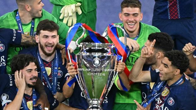 Hviča Kvarachelija i suigrači iz PSG-a