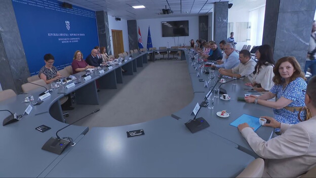 Sindikati javnih službi - 3