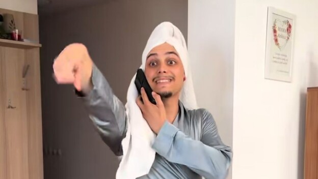 Skeč o mami na telefonu