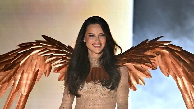 Adriana Lima - 1