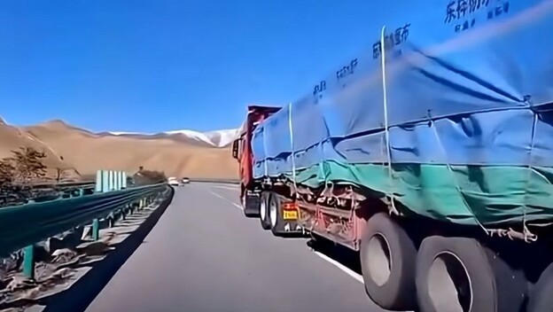 Kamion na autocesti