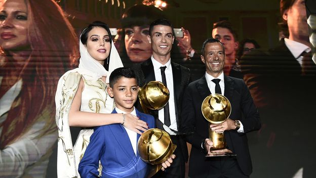 Cristiano Ronaldo, Jorge Mendes, Georgina Rodriguez i Cristiano Jr. (Foto: AFP)