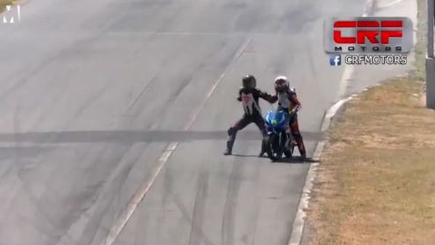 Tučnjava motociklista u Kostarici (Screenshot Twitter)